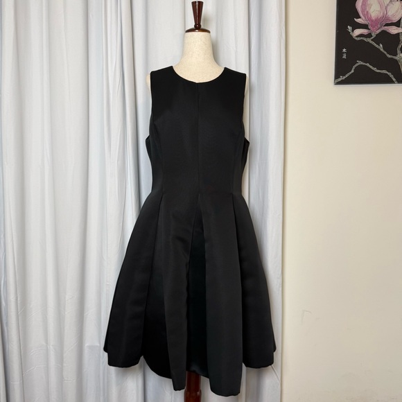 Halston Heritage Dresses & Skirts - Halston Heritage Black Fit & Flare Pleated Mini Dress NWT Size 12 Cocktail